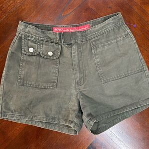 Revolt Women's  Shorts size L Custom 7/8